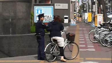 俺のロードバイクを持ち去ろうとする女に遭遇！俺『俺の自転車なんだが』女「私の物よ！」警察「主張が食い違ってるね。別々に話を伺います」結果…